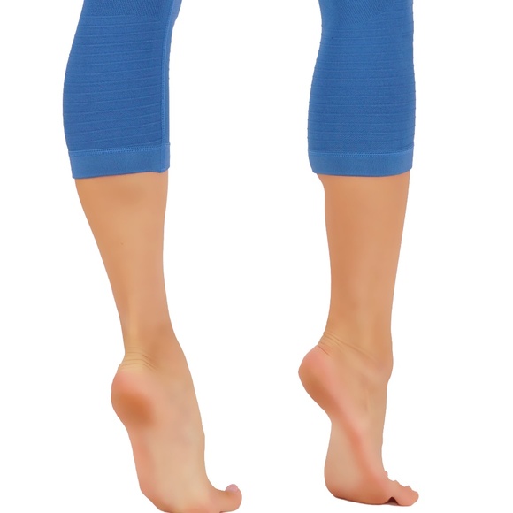 High Compression Workout Women's Leggings - Picture 3 of 5